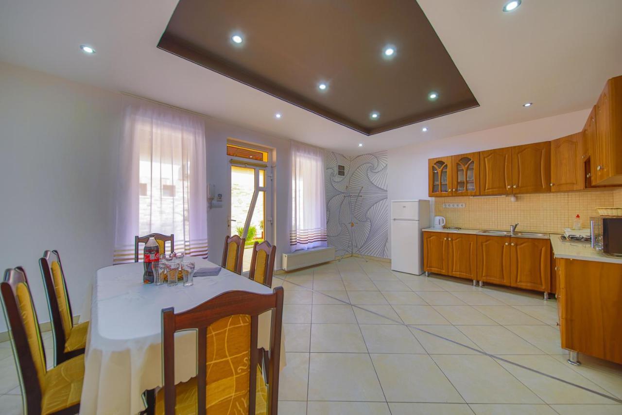 Kalvin Utcai Apartmanok Hajdúszoboszló Exterior foto
