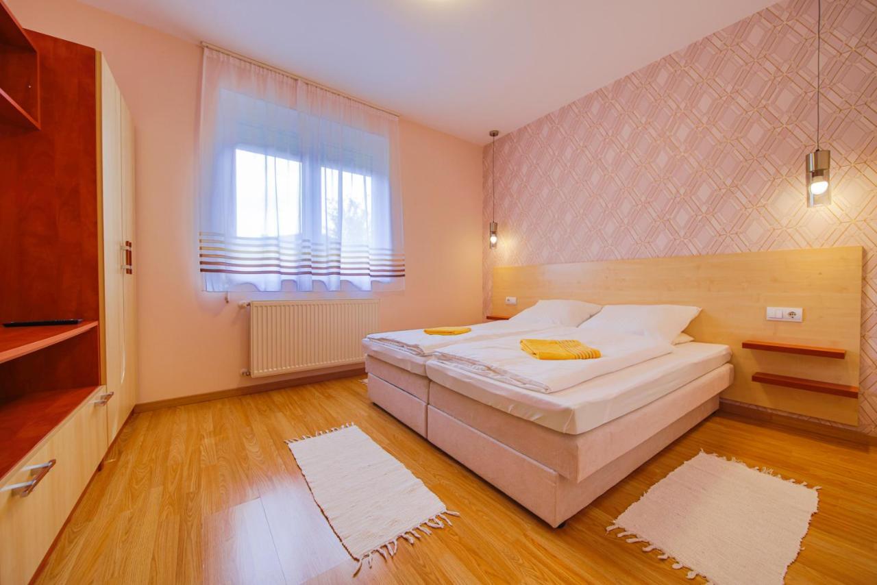 Kalvin Utcai Apartmanok Hajdúszoboszló Exterior foto