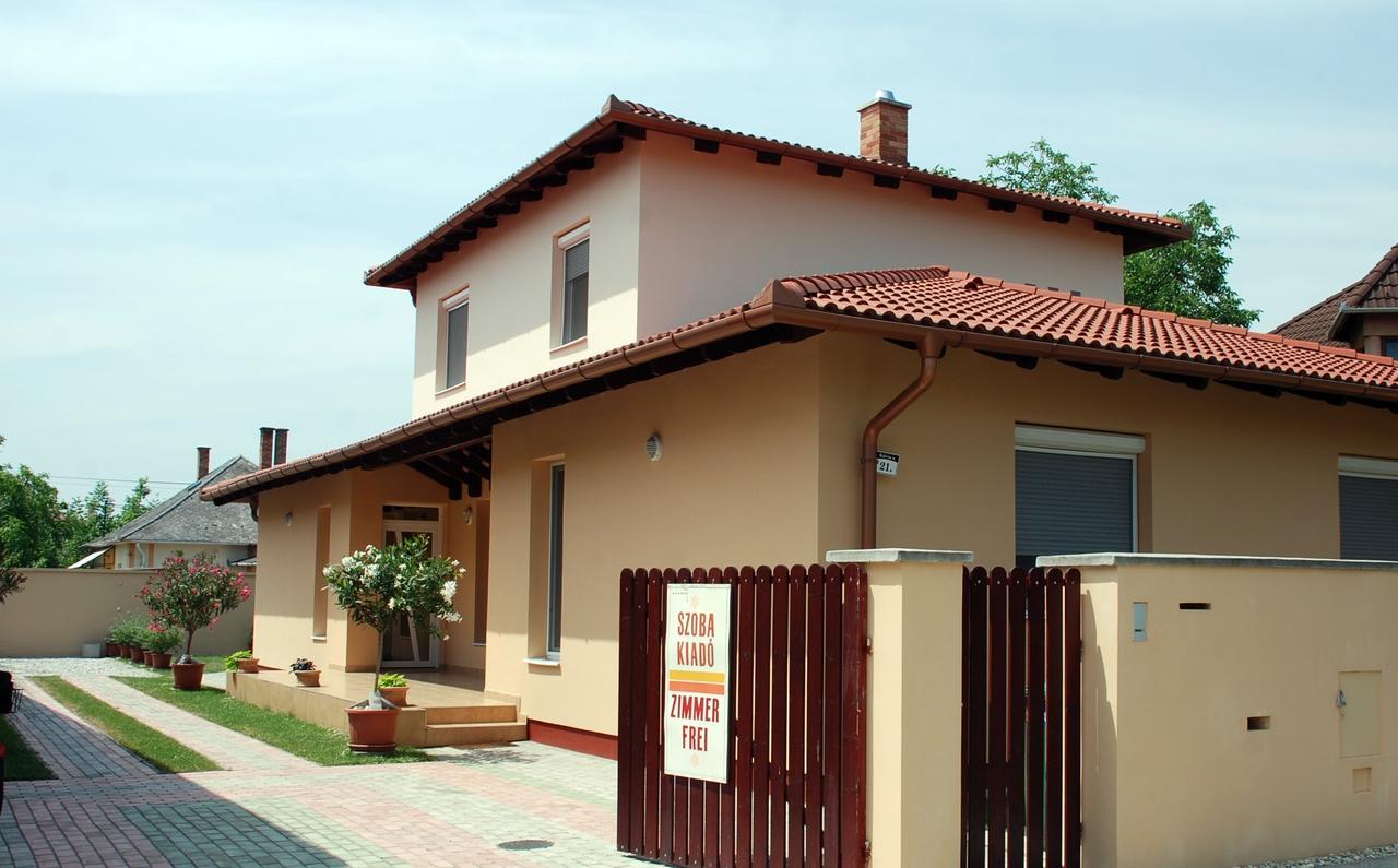 Kalvin Utcai Apartmanok Hajdúszoboszló Exterior foto
